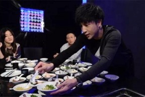 娱乐圈吃瓜节图片